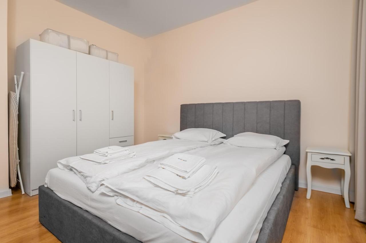 Homey 1-Bd Apartment Софія Екстер'єр фото