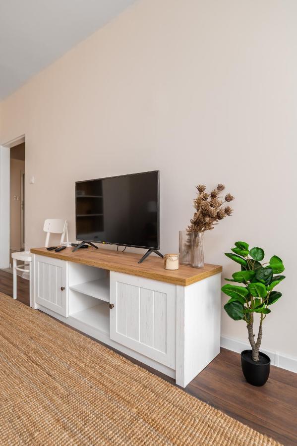 Homey 1-Bd Apartment Софія Екстер'єр фото
